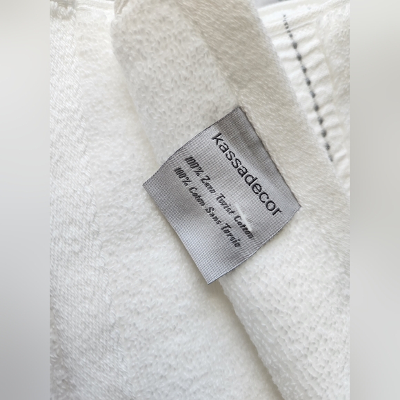 NWT Kassadecor Bath Towels (3) - Picture 3 of 3